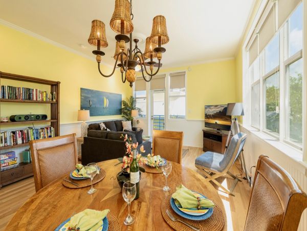 Key West Gorgeous Two Bedroom Vacation Condo Walk To Beach