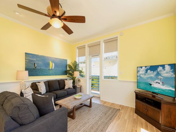 Key West Gorgeous Two Bedroom Vacation Condo Walk To Beach