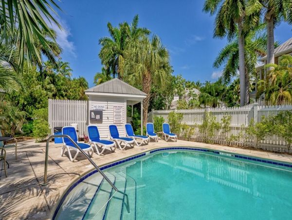 Key West Lovely Vacation Townhome Sleeps 6 Guests