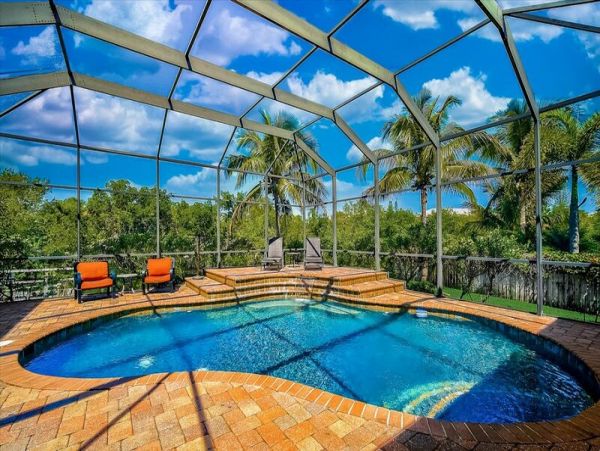 Lovely Private Vacation Home with Caged Pool in Siesta Key