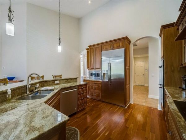 Lovely Private Vacation Home with Caged Pool in Siesta Key