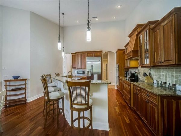 Lovely Private Vacation Home with Caged Pool in Siesta Key