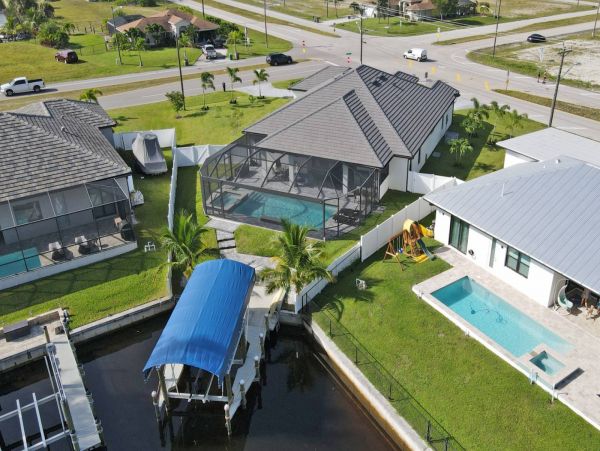 Luxury Four Bedroom Canal Front Vacation Home in Cape Coral