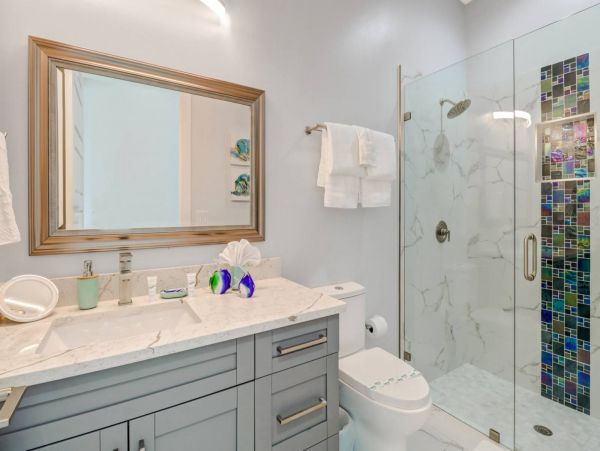 Luxury Four Bedroom Canal Front Vacation Home in Cape Coral