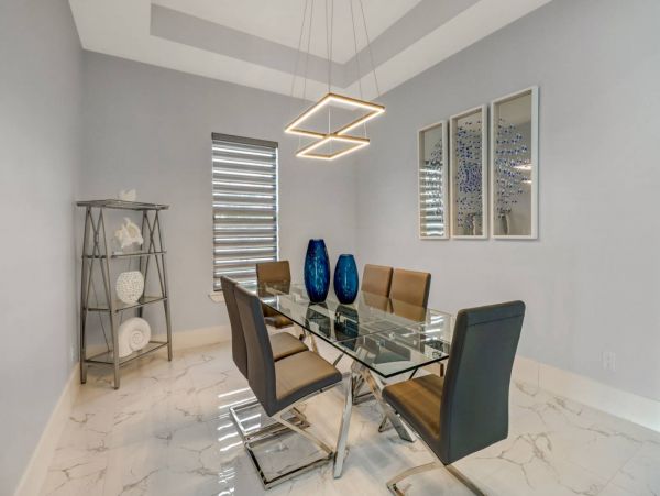 Luxury Four Bedroom Canal Front Vacation Home in Cape Coral