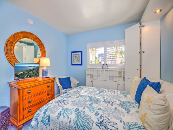 Bay Front Vacation Condo in Sanibel Sleeps 4