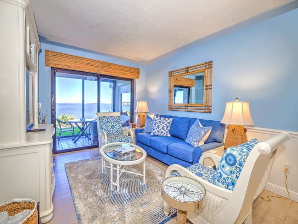 Bay Front Vacation Condo in Sanibel Sleeps 4