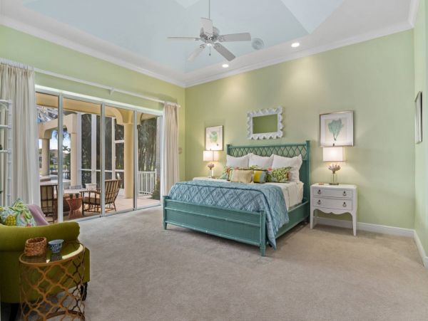 Marco Island Canal Front 4 Bedroom Family Home Caged Pool