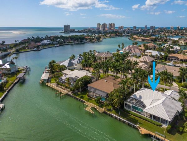 Marco Island Canal Front 4 Bedroom Family Home Caged Pool