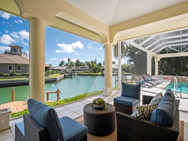Marco Island Canal Front 4 Bedroom Family Home Caged Pool