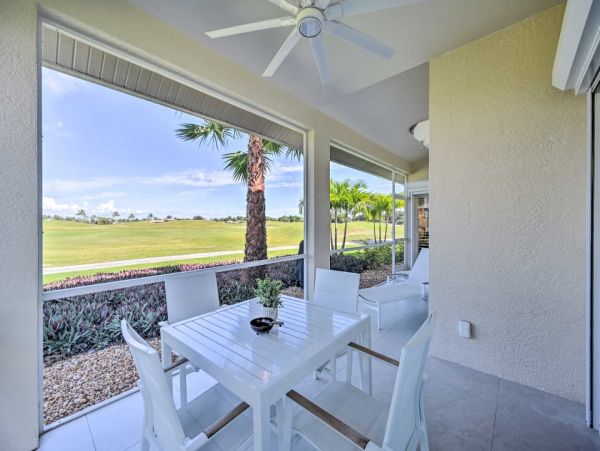 Golf Course View Three Bedroom Vacation Home in Naples