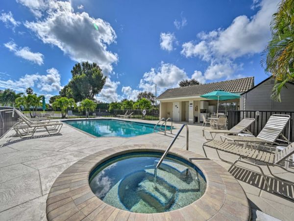 Golf Course View Three Bedroom Vacation Home in Naples