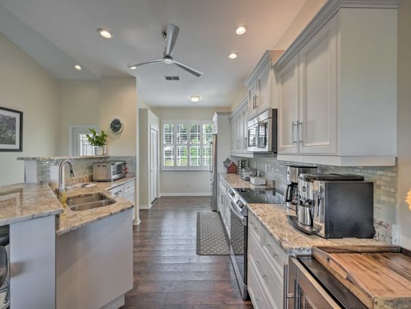 Golf Course View Three Bedroom Vacation Home in Naples