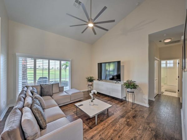 Golf Course View Three Bedroom Vacation Home in Naples