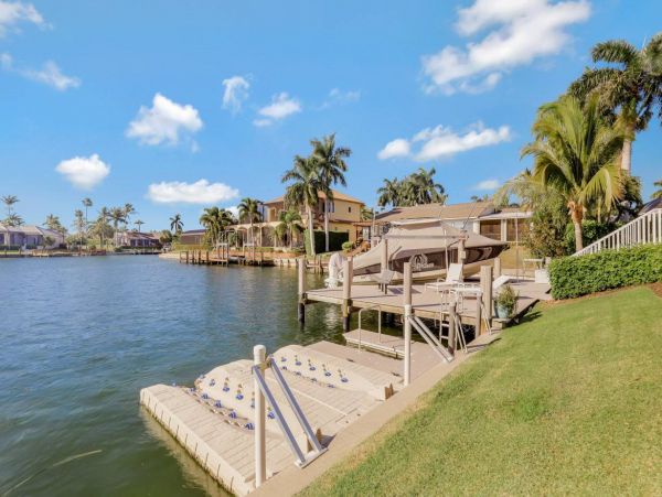 Walk to Beach Marco Island Vacation Home Sleeps Eight Guests