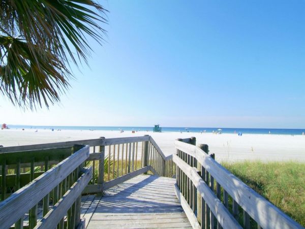 Siesta Key Condo 2 Bedrooms With Pool and Close to Beach
