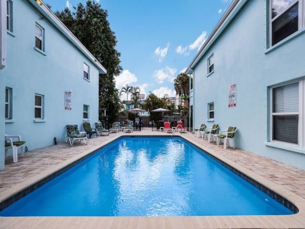 Siesta Key Condo 2 Bedrooms With Pool and Close to Beach
