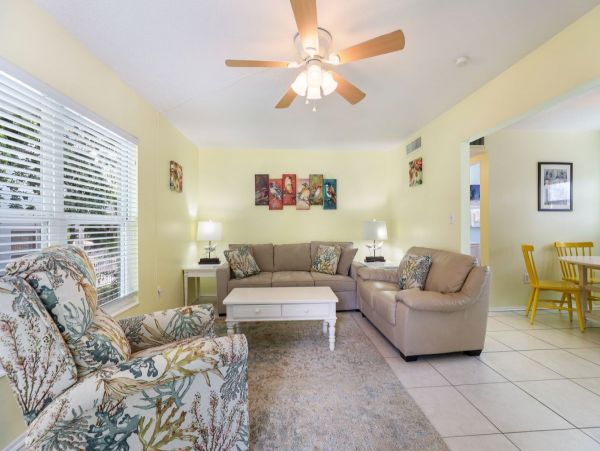 Siesta Key Condo 2 Bedrooms With Pool and Close to Beach