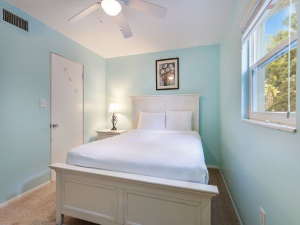 Siesta Key Condo 2 Bedrooms With Pool and Close to Beach