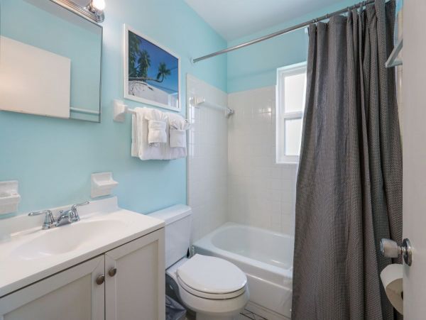 Siesta Key Condo 2 Bedrooms With Pool and Close to Beach