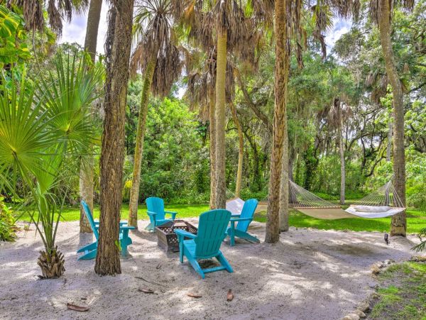 Venice Vacation Home Three Bedrooms with Pool Sleeps Six
