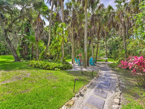 Venice Vacation Home Three Bedrooms with Pool Sleeps Six