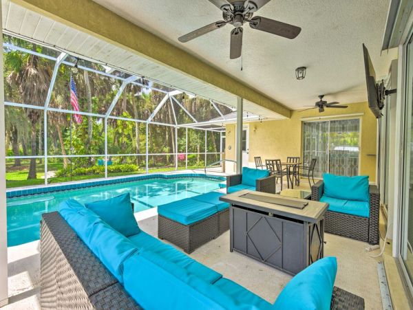 Venice Vacation Home Three Bedrooms with Pool Sleeps Six