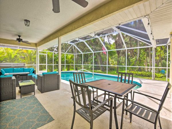 Venice Vacation Home Three Bedrooms with Pool Sleeps Six