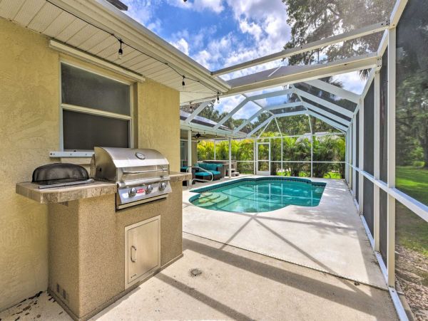 Venice Vacation Home Three Bedrooms with Pool Sleeps Six