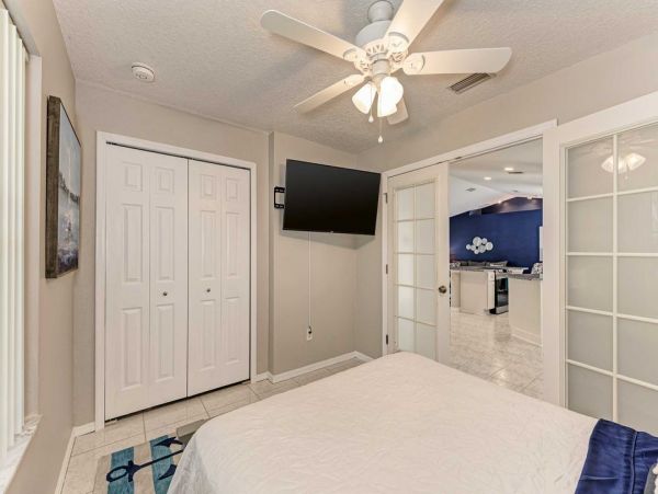 Venice Vacation Home Three Bedrooms with Pool Sleeps Six