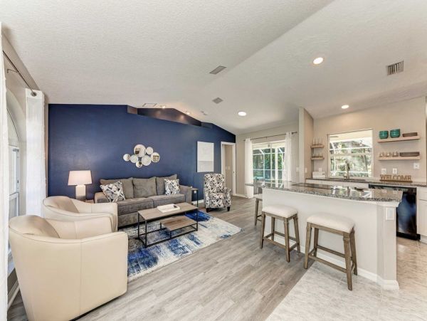 Venice Vacation Home Three Bedrooms with Pool Sleeps Six