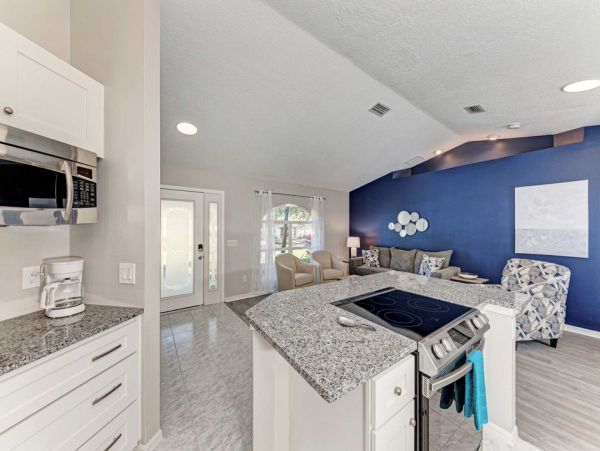 Venice Vacation Home Three Bedrooms with Pool Sleeps Six