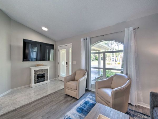 Venice Vacation Home Three Bedrooms with Pool Sleeps Six