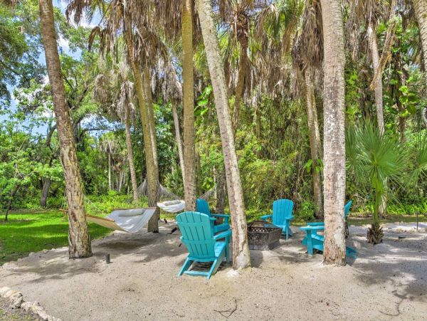 Venice Vacation Home Three Bedrooms with Pool Sleeps Six