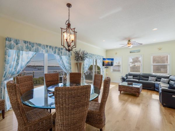 Bradenton Beach Luxury Vacation Pool Home Sleeps 8 Guests