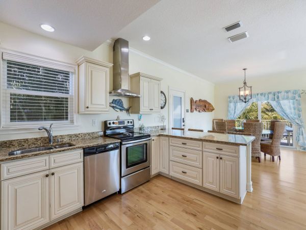 Bradenton Beach Luxury Vacation Pool Home Sleeps 8 Guests