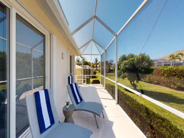 Three Bedroom Plus Den Luxury Vacation Home in Marco Island