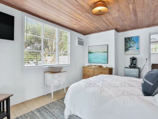 Holmes Beach Vacation Home with Private Pool 3 Bedrooms