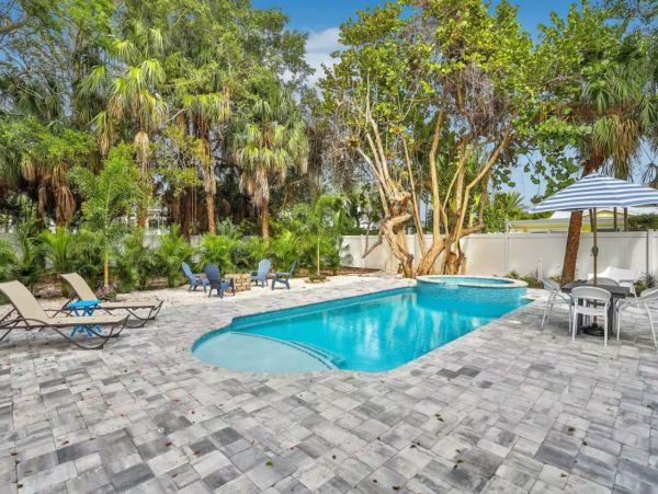 Holmes Beach Vacation Home with Private Pool 3 Bedrooms