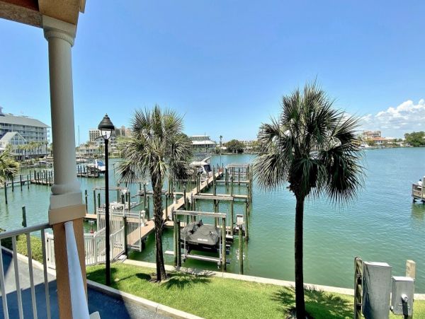 Clearwater Vacation Condo Three bedrooms Gulf Views Sleeps 8