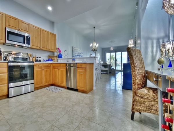 Clearwater Vacation Condo Three bedrooms Gulf Views Sleeps 8