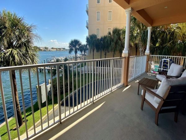 Clearwater Vacation Condo Three bedrooms Gulf Views Sleeps 8