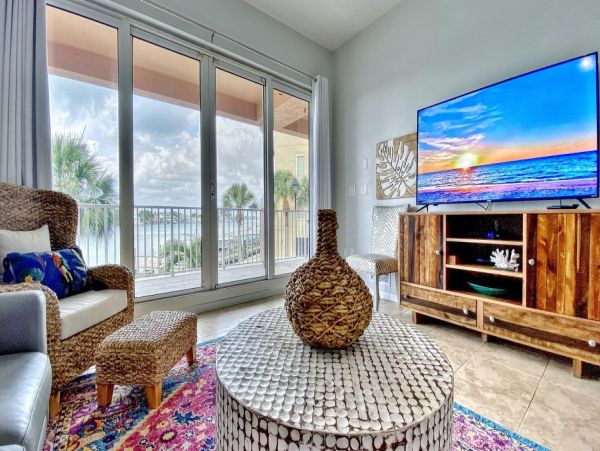 Clearwater Vacation Condo Three bedrooms Gulf Views Sleeps 8