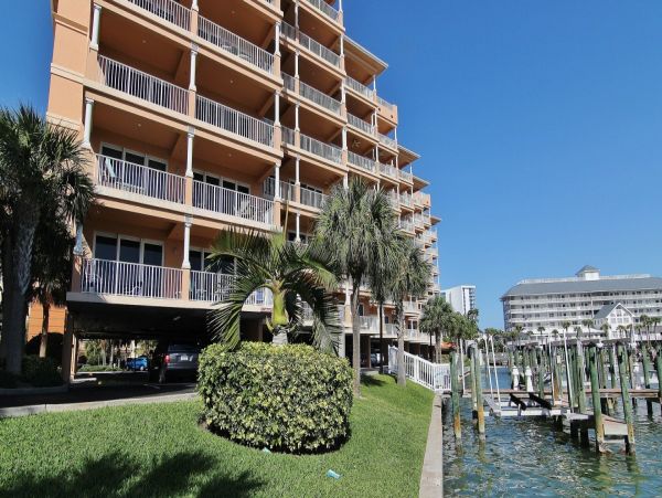 Clearwater Vacation Condo Three bedrooms Gulf Views Sleeps 8