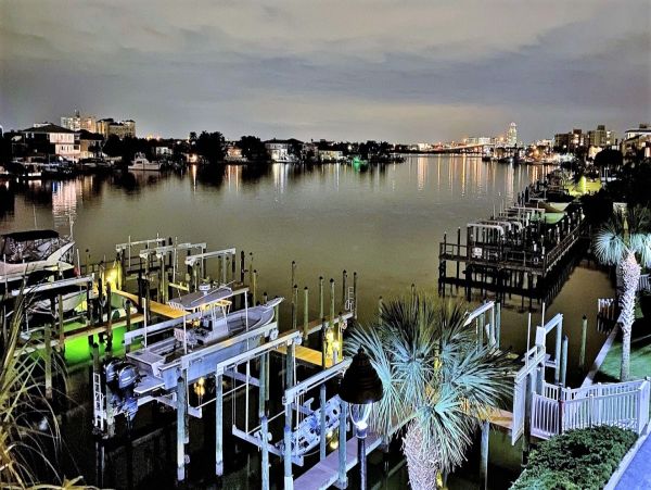 Clearwater Vacation Condo Three bedrooms Gulf Views Sleeps 8