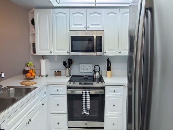 Lovely 2 Bedroom Vacation Condo in Siesta Key Walk To Beach