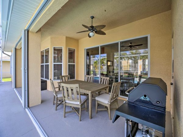Cape Coral Luxury Four Bedroom Vacation Home with Caged Pool