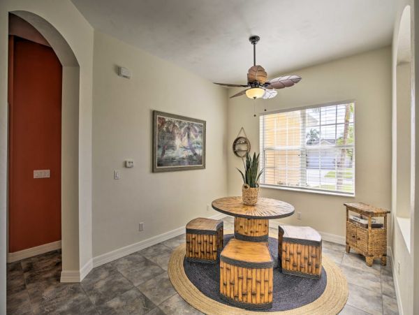 Cape Coral Luxury Four Bedroom Vacation Home with Caged Pool