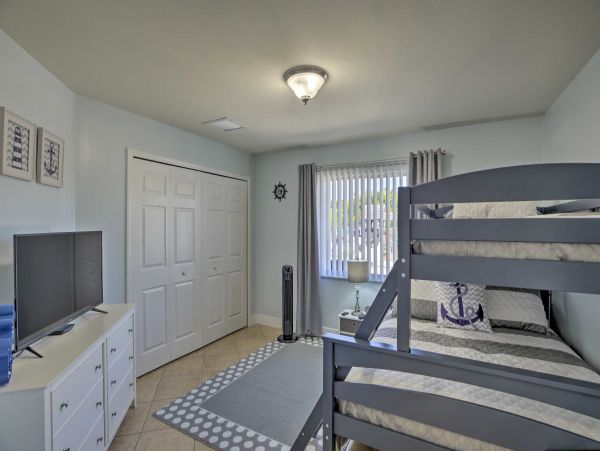 Cape Coral Vacation Home With Private Pool Sleeps 11 Guests