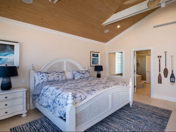 Four Bedroom Oceanfront Home in Islamorada Sleeps 8 Guests